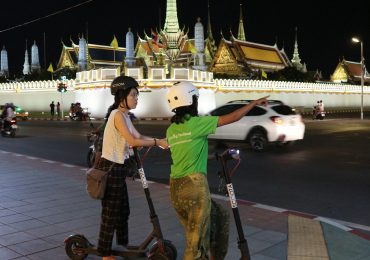 Night escooter tour of Bangkok