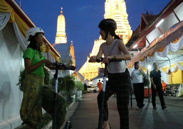 Electric Scooter tour with Wat Arun